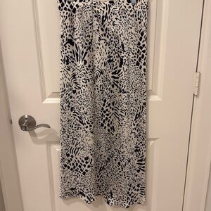 Forever 22 Size Small black/off white skirt